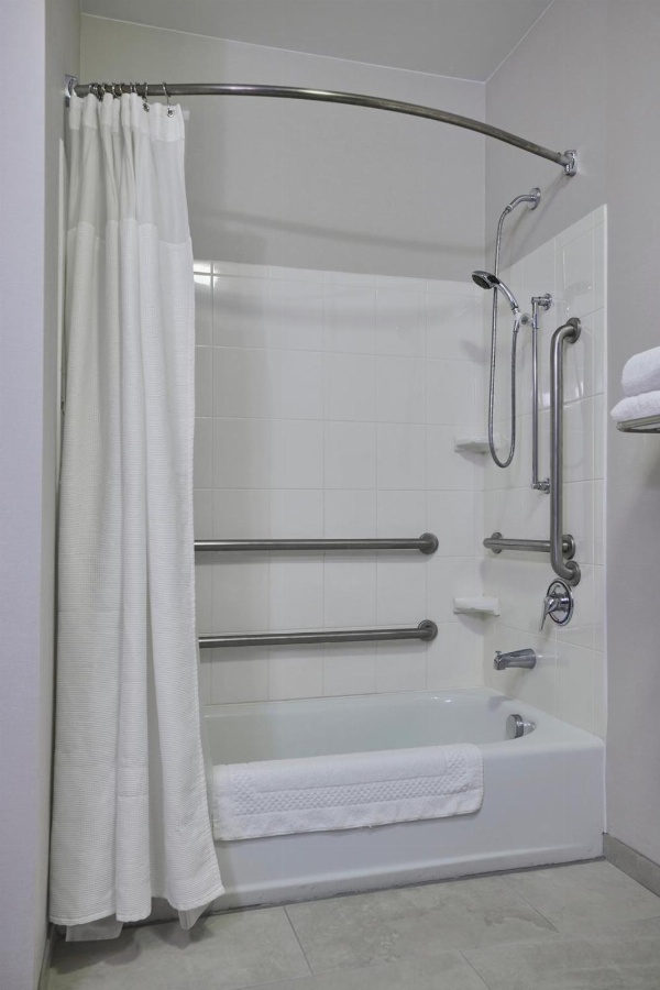 Fairfield Inn & Suites Burlington Main image